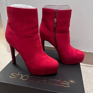 Shoe dazzle red boots 7